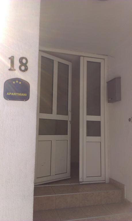 Apartmani Ilic 헤르섹 외부 사진